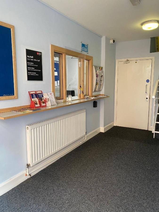 Gasthuis Charming For Students Only, Cricklewood Lane - Sk Londen