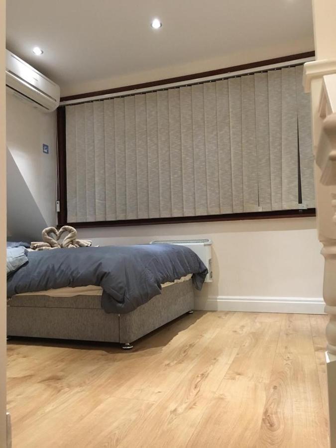Flat In The Heart Of Golders Lejlighed