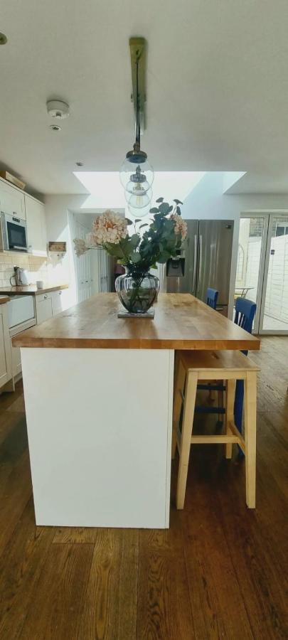 Semesterbostad Stylish 3 Bedroom Townhouse In Brockley With Large Garden London