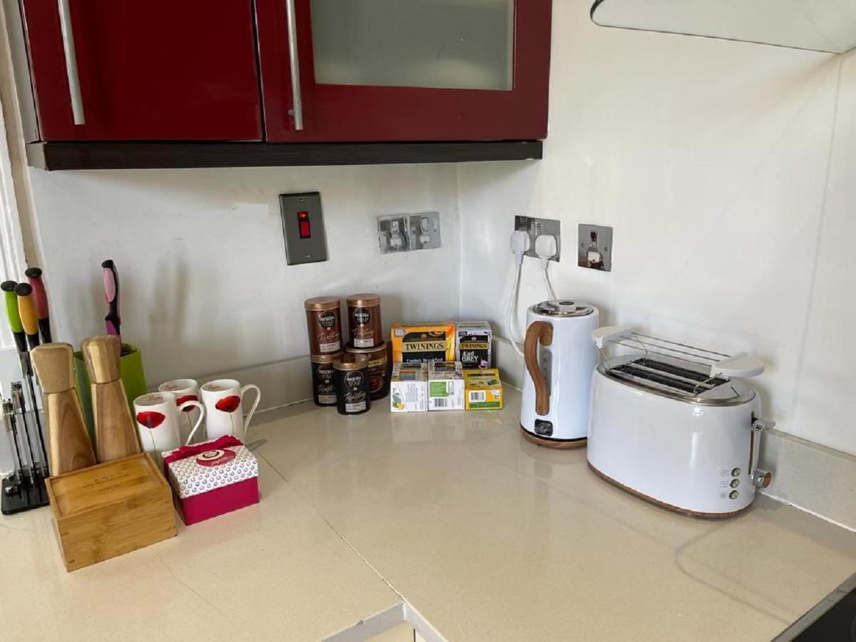 Lovely 3 Bedrooms, 2 Bath, Balcony Mansion Block, Hyde Park, Oxford Street, Maida Vale, Paddington W9 Lägenhet