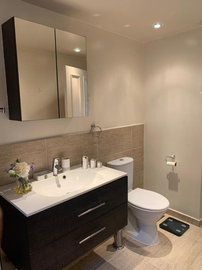 1st Floor Luxury 2 Bedroom 1 Bathroom Hampstead Lägenhet *