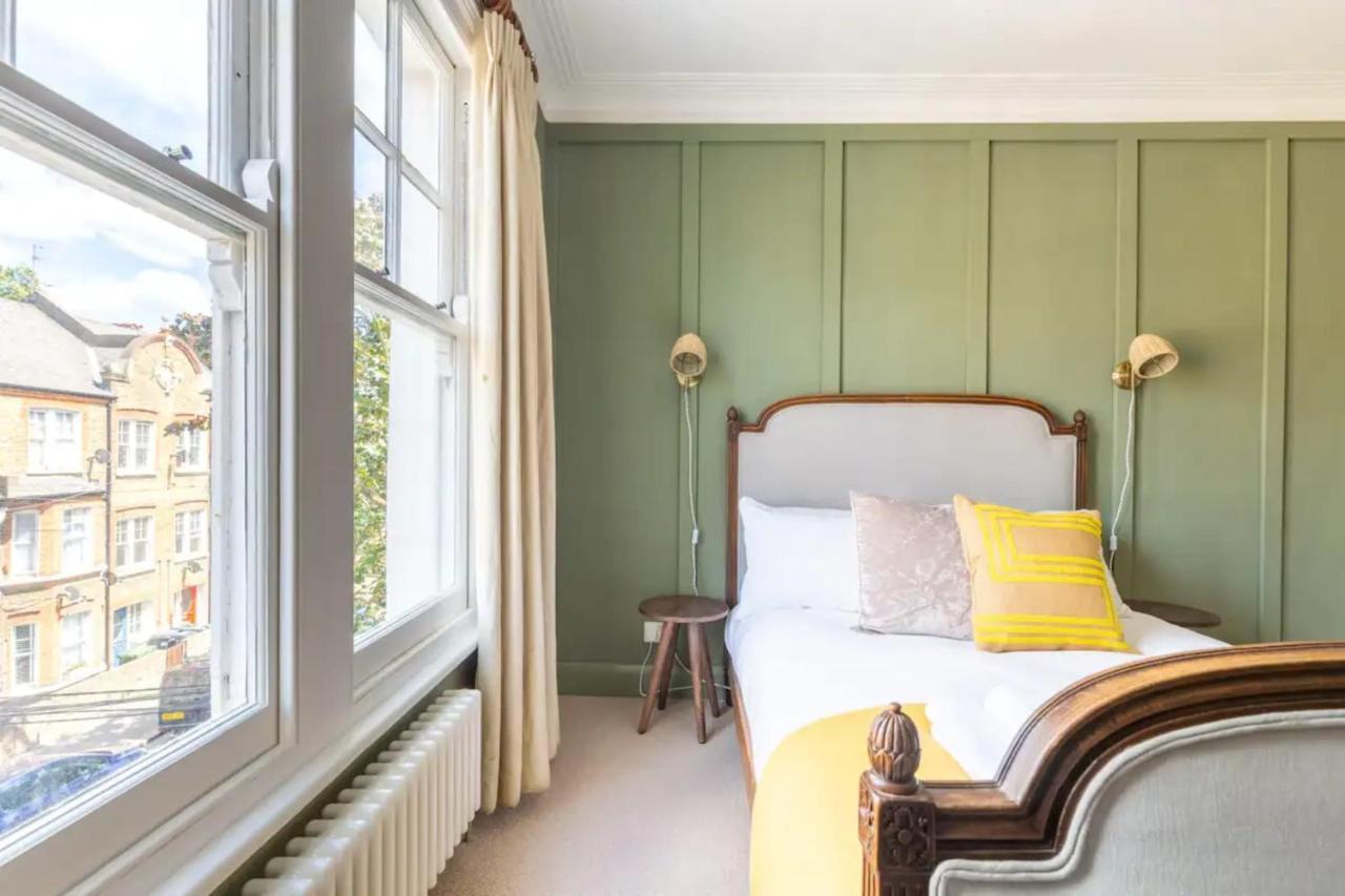 Luxuriously Designed 3 Bedroom In Clapham Apartment London
