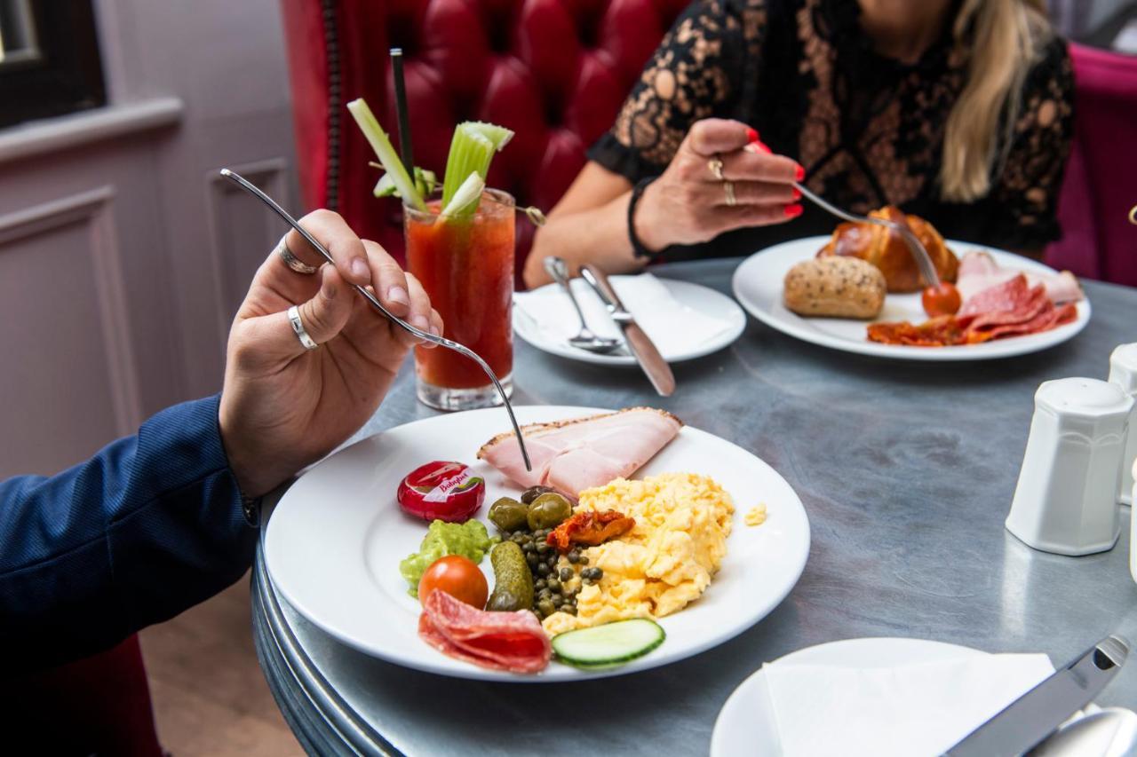 The Exhibitionist 5* London
