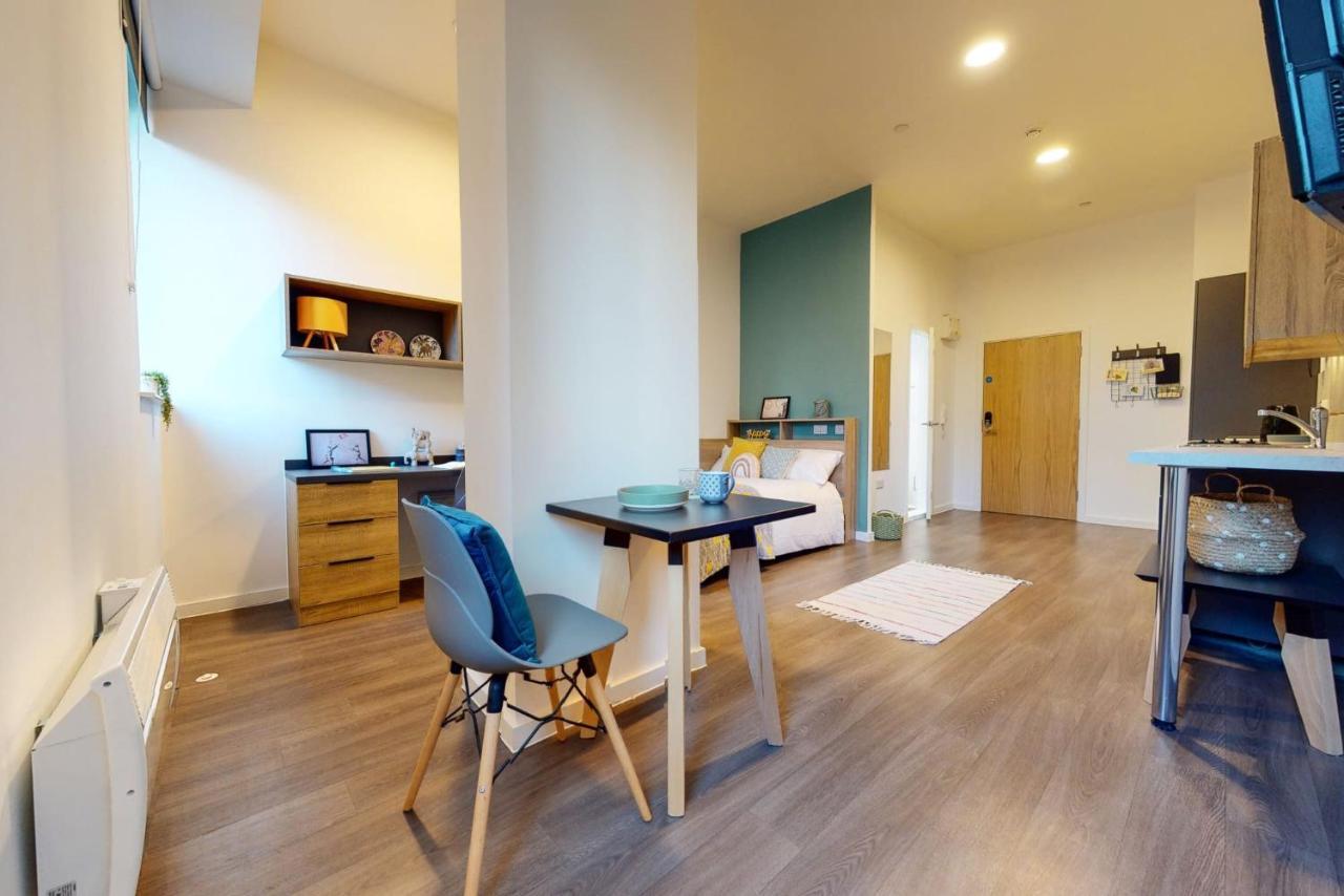 Studios And Cozy Ensuites With Shared Kitchen At Canvas Wembley Apartments Apartment London