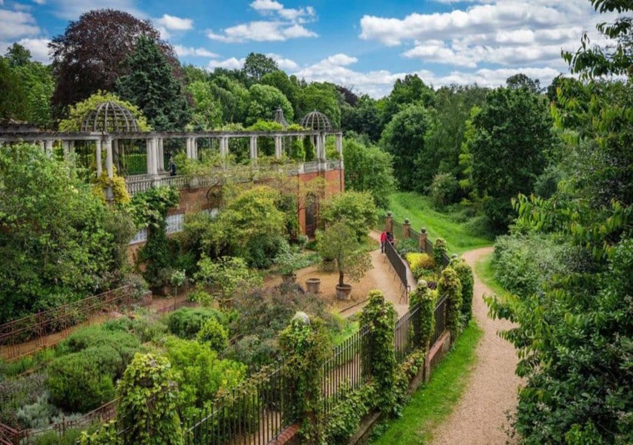 Gasthuis Charming For Students Only, Cricklewood Lane - Sk