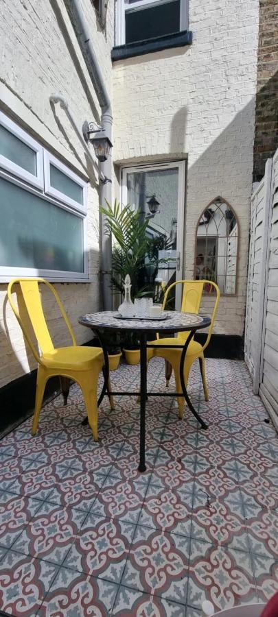 Semesterbostad Stylish 3 Bedroom Townhouse In Brockley With Large Garden London
