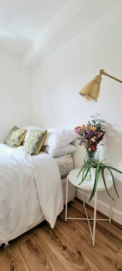 Semesterbostad Stylish 3 Bedroom Townhouse In Brockley With Large Garden