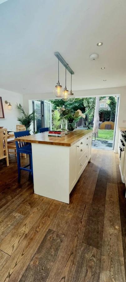 Stylish 3 Bedroom Townhouse In Brockley With Large Garden Semesterbostad *