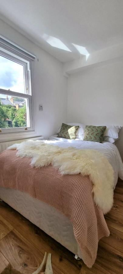 Stylish 3 Bedroom Townhouse In Brockley With Large Garden Semesterbostad London