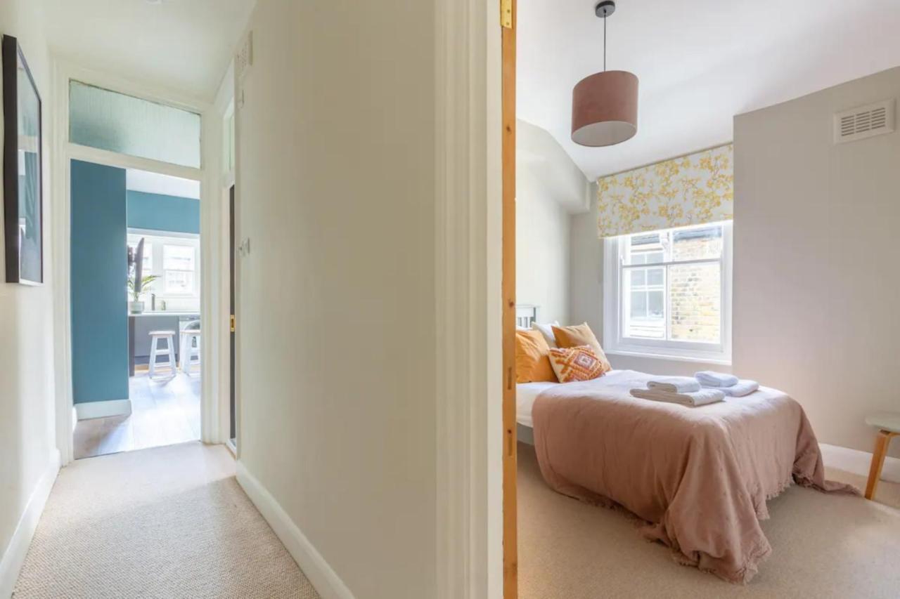 Luxuriously Designed 3 Bedroom In Clapham Apartment *