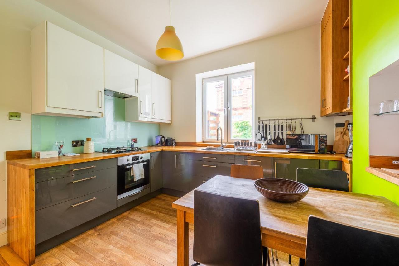 Pass The Keys Charming Duplex Flat By Oval Leilighet