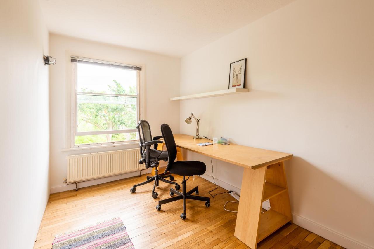 Pass The Keys Charming Duplex Flat By Oval Leilighet London