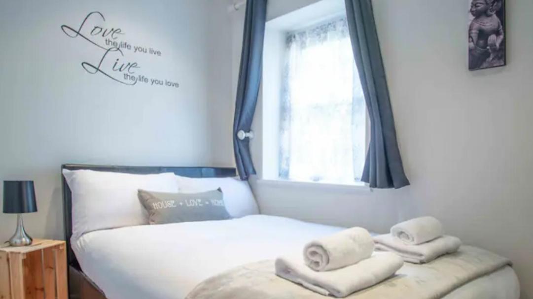 Super Beautiful Three Bedroom Apartment *