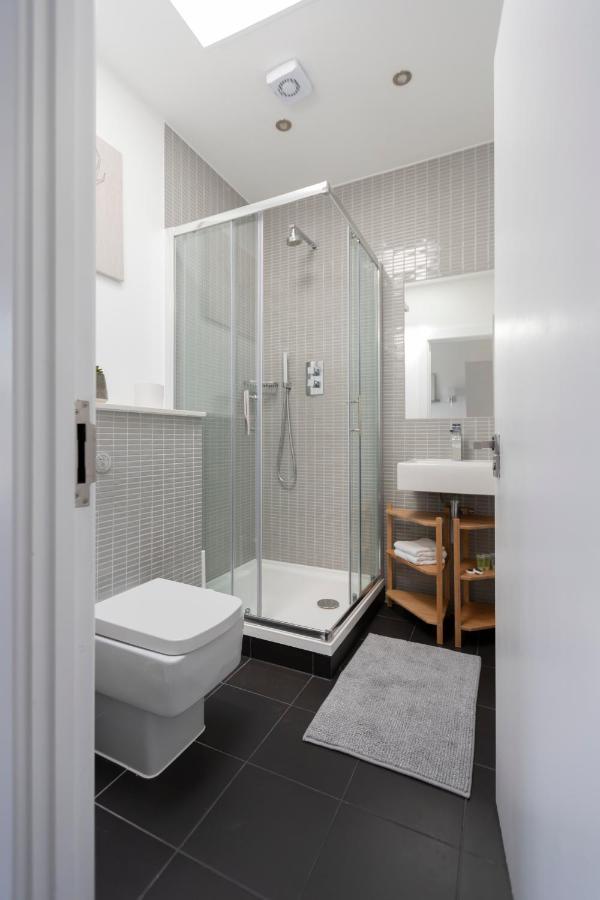 Apartment Stunning 3 Bedroom Penthouse With Terrace And Lift London