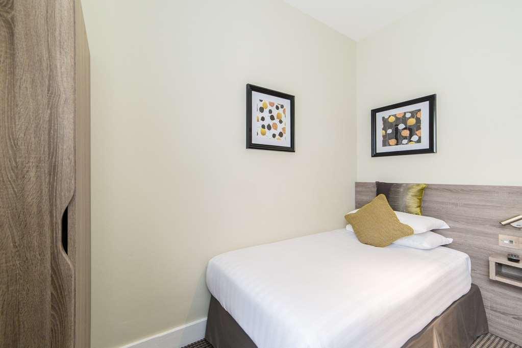 Phoenix Hotel London
