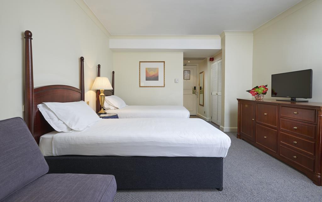 Hotel Millennium And Conference Centre Gloucester 4*
