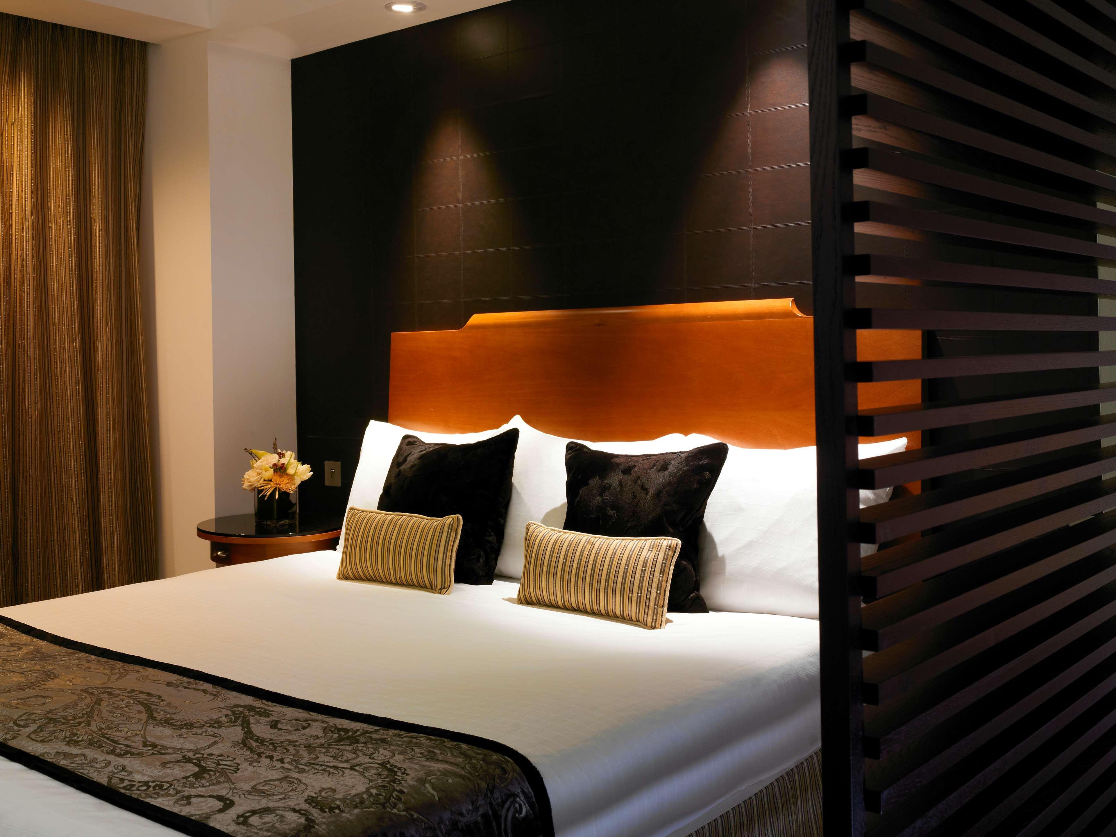 Park Plaza Victoria Hotel London