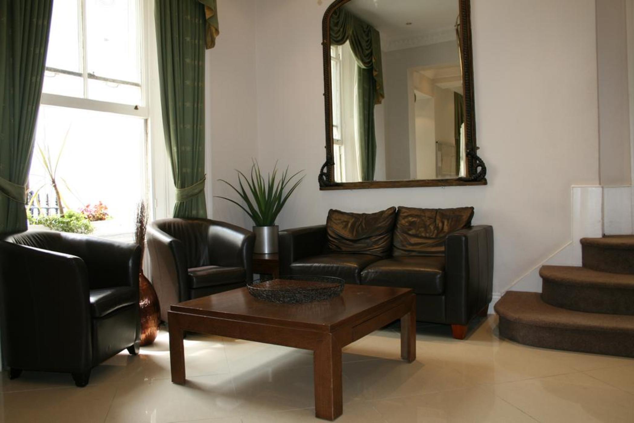Wedgewood Hotell 2*