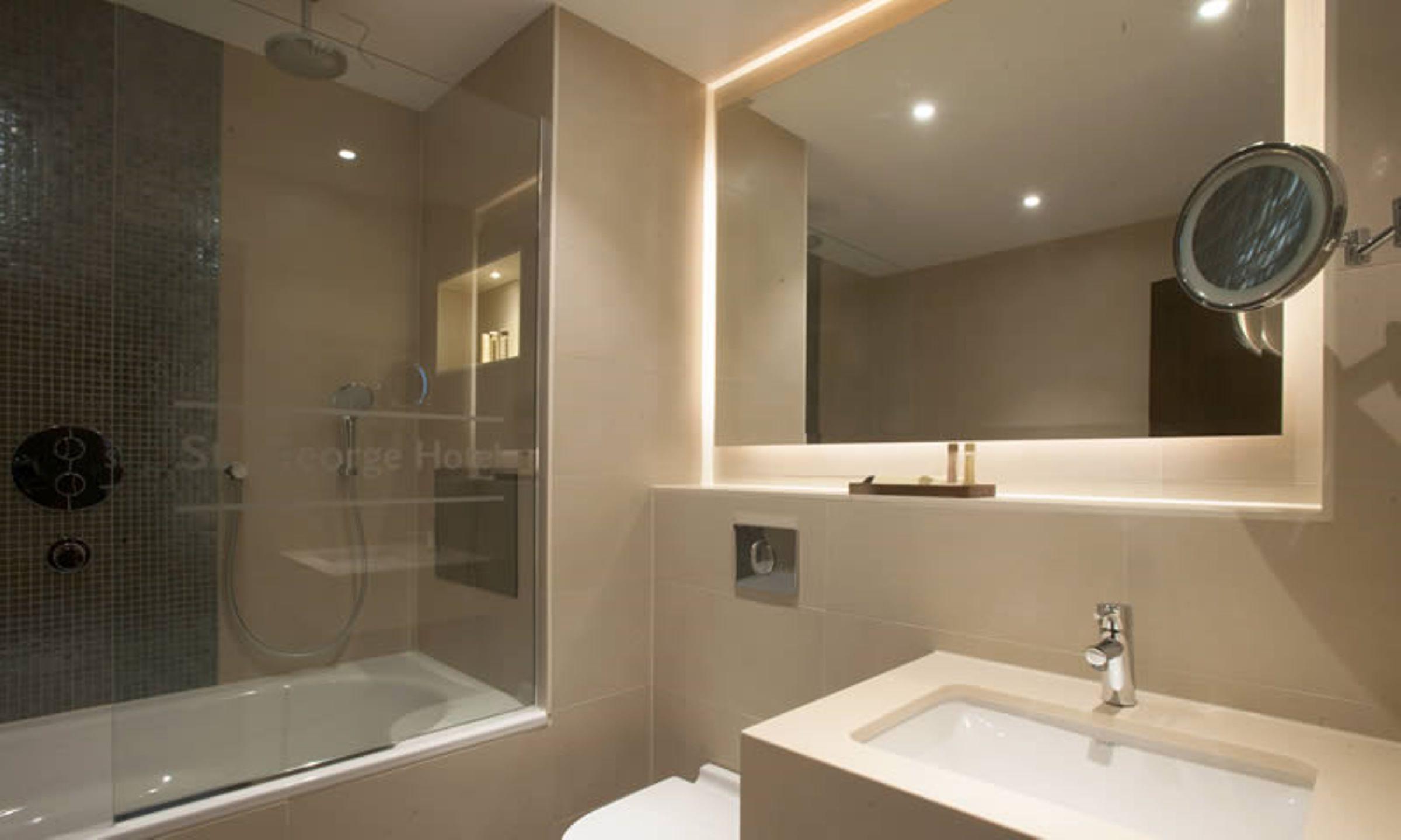 Hotel St George's - Wembley London