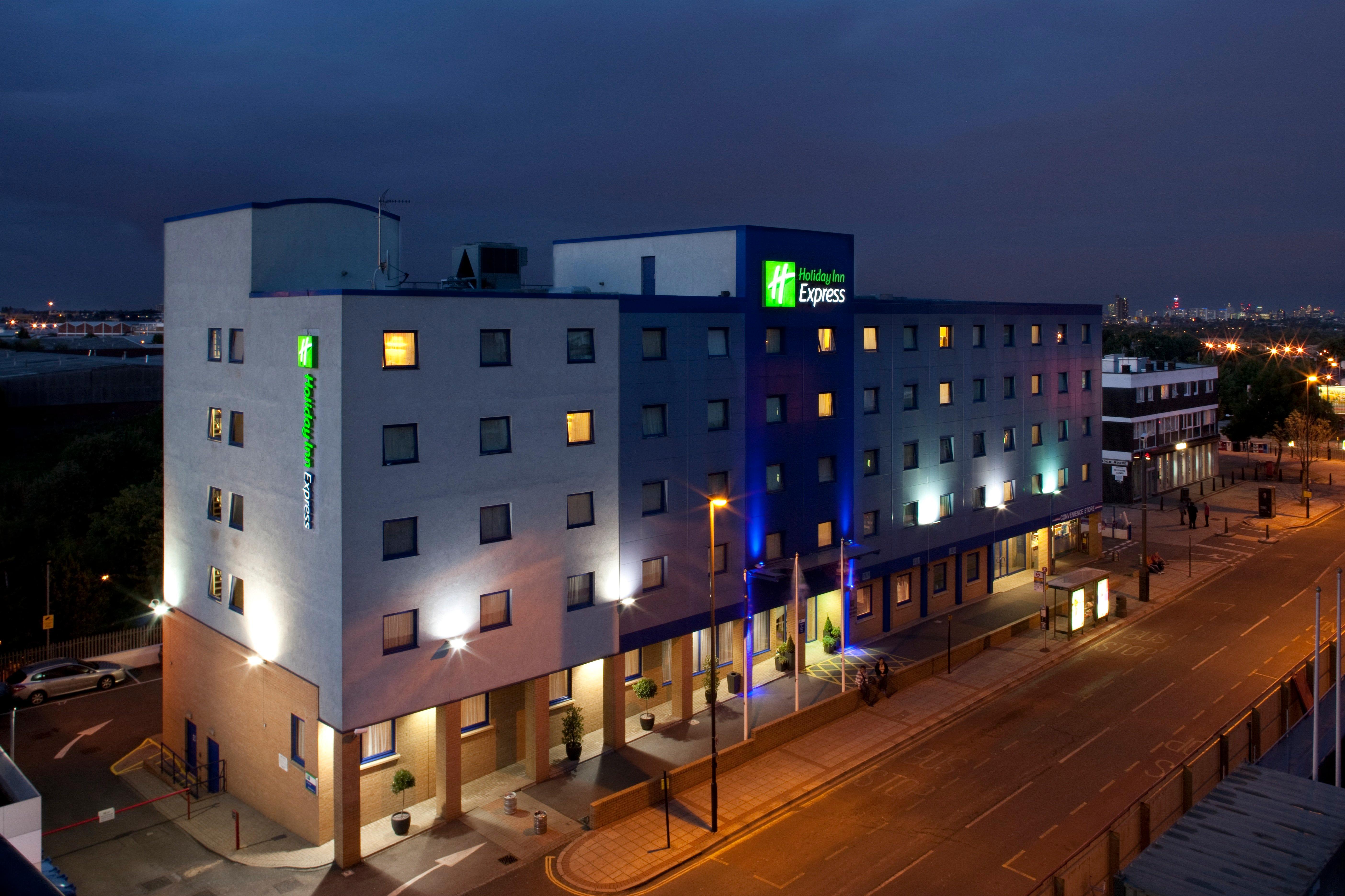 Express Park Royal By Ihg 3* Londra