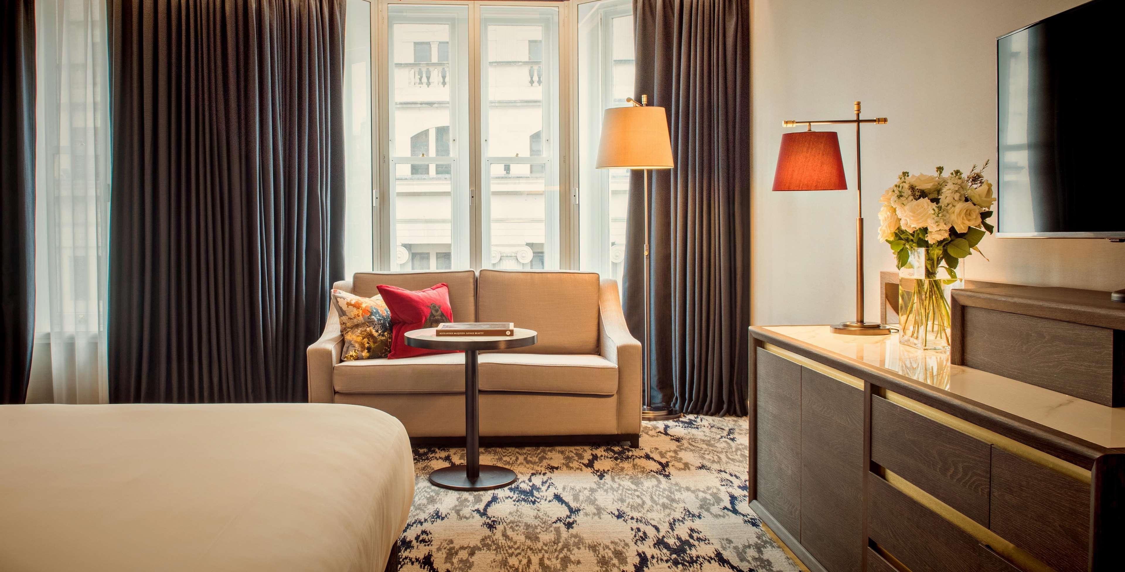 The Trafalgar St. James, Curio Collection By Hilton Hotell London