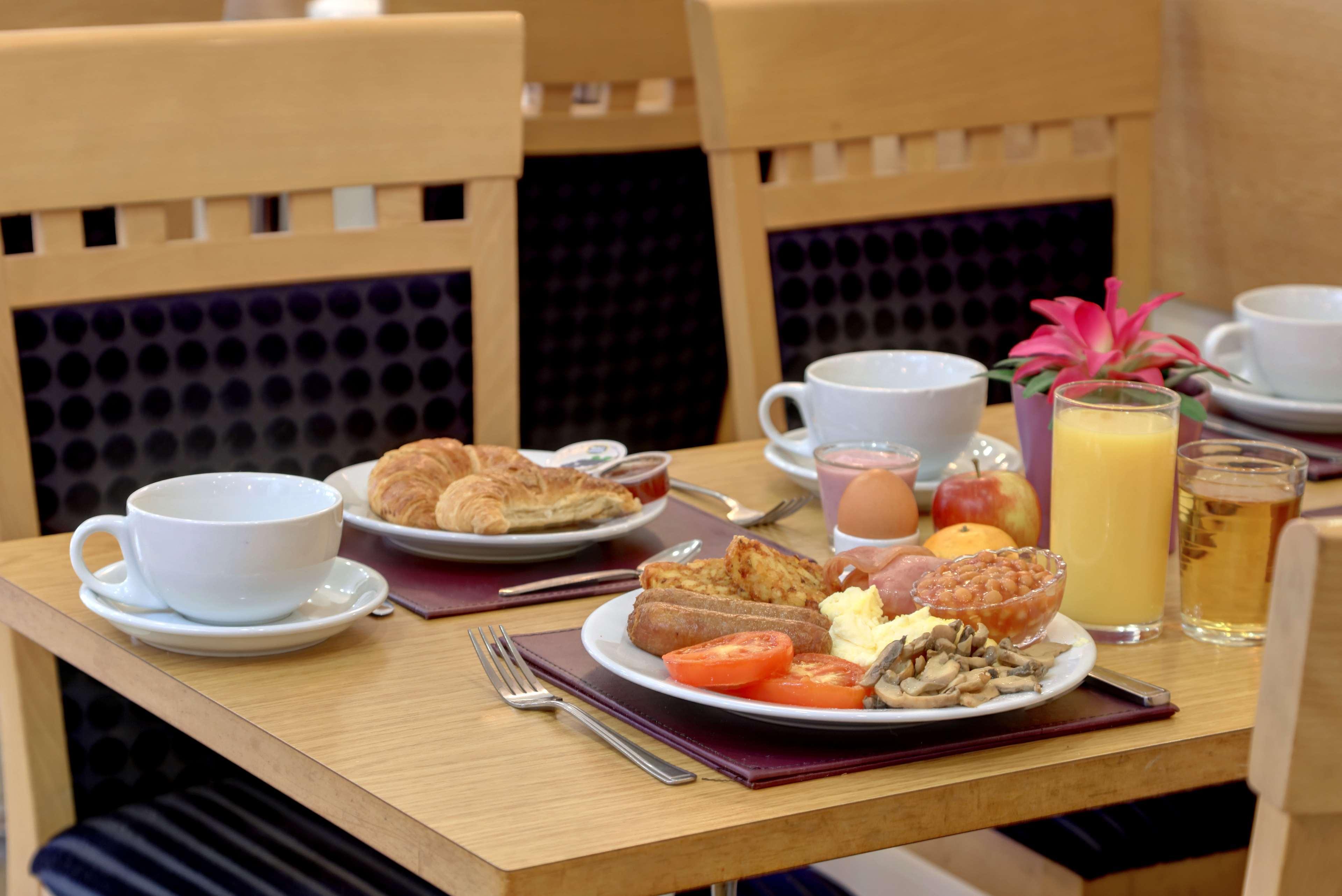 Western Ilford 3* London