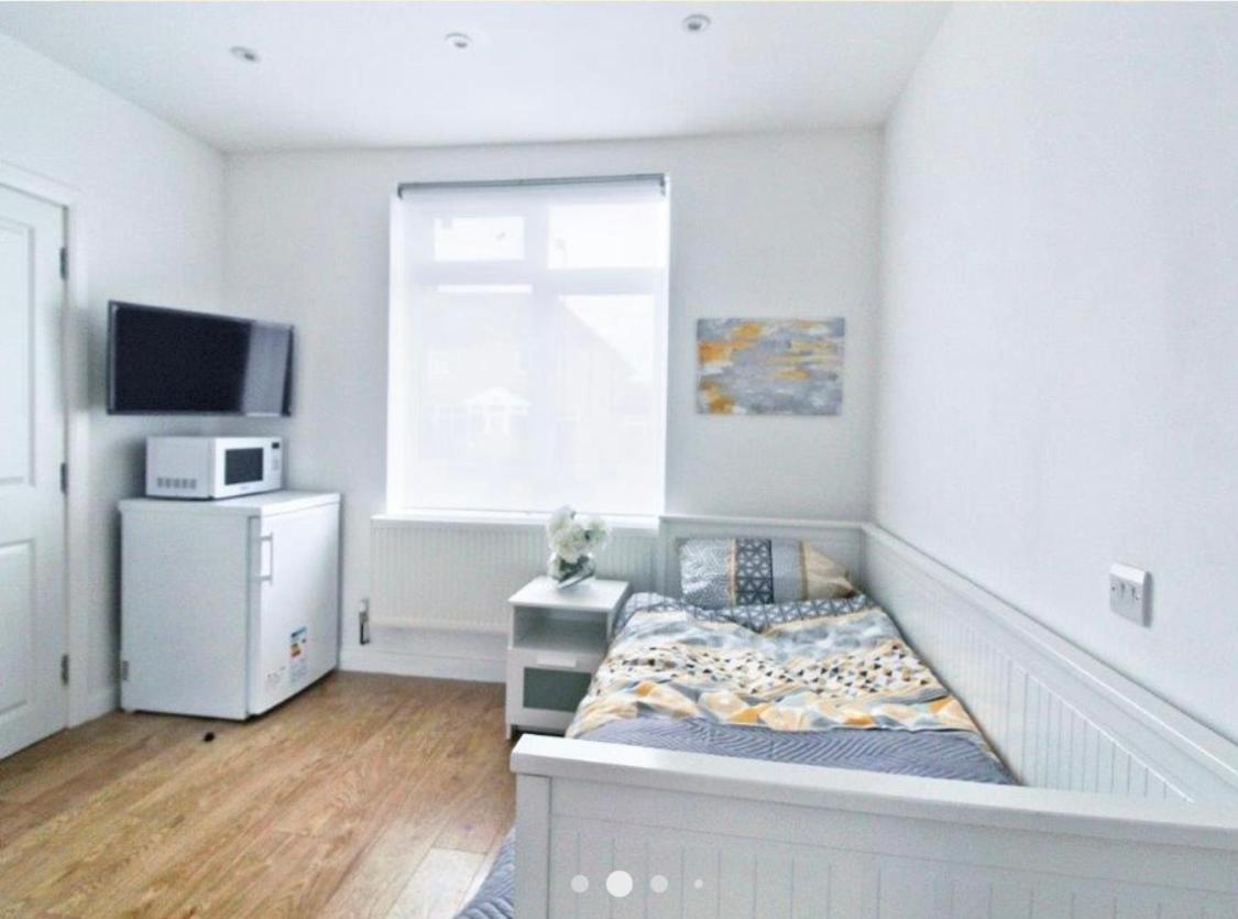 West Acton Studio Flat * London