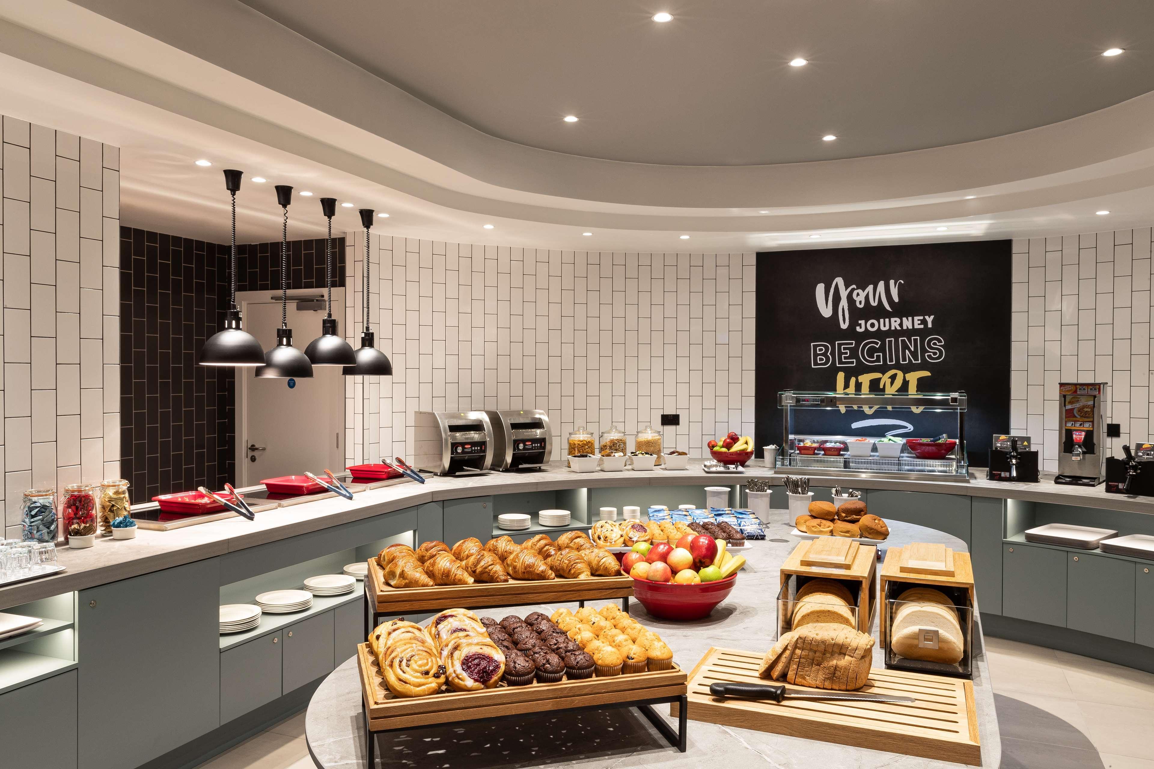 Hotel Hampton By Hilton Ealing 4*