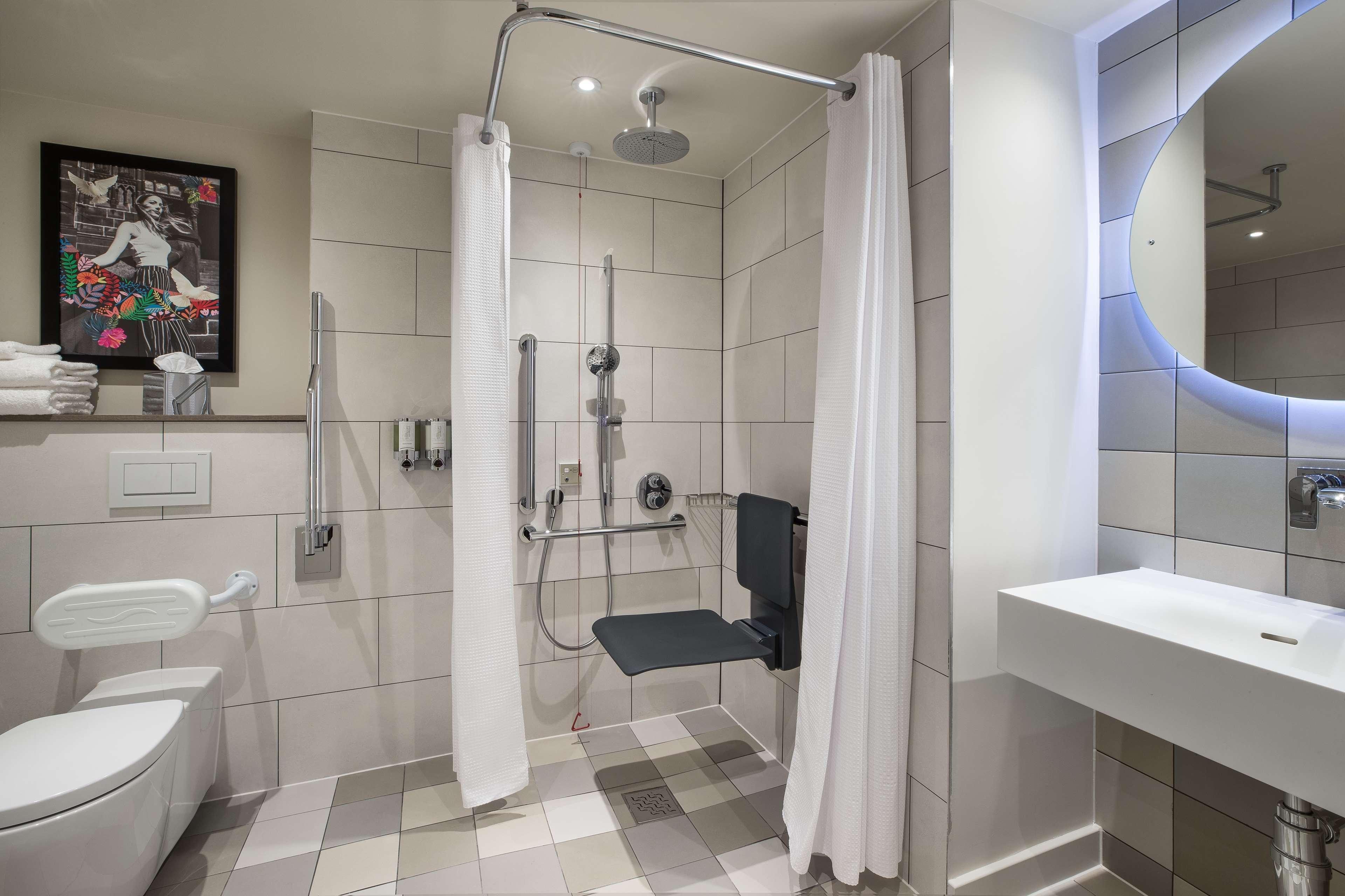 Hotel Hampton By Hilton Ealing 4*
