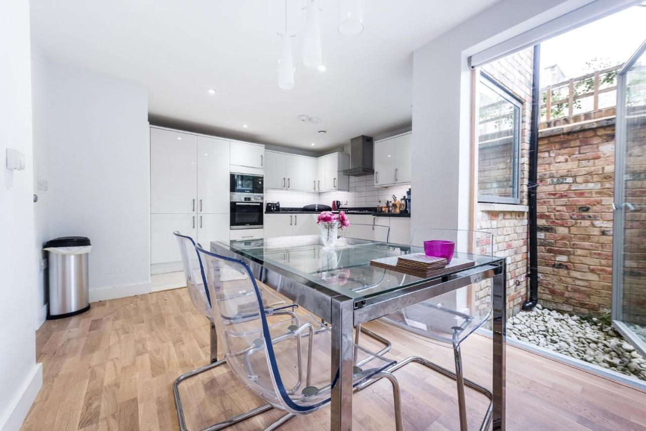 3 Benbow Mews *