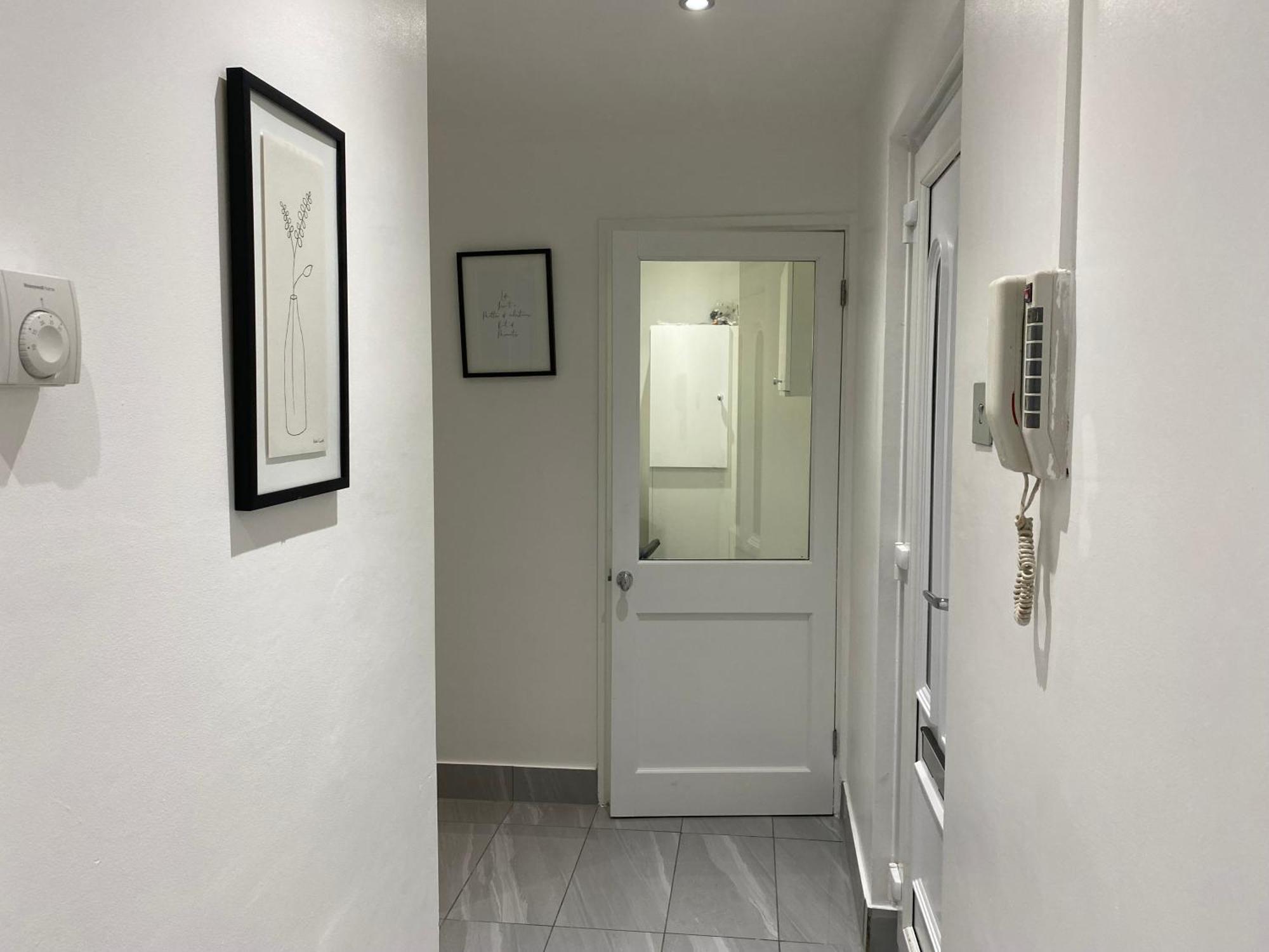 Luxurious 2-bed In Woolwich Lägenhet