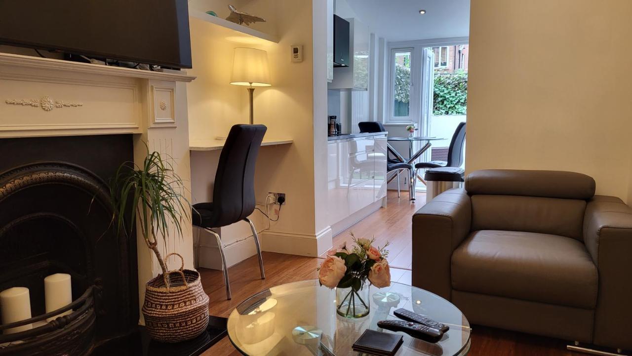 Appartamento 2 Bed Luxury Service In The Heart Of Chiswick Town, W4 Zone 2 Londra
