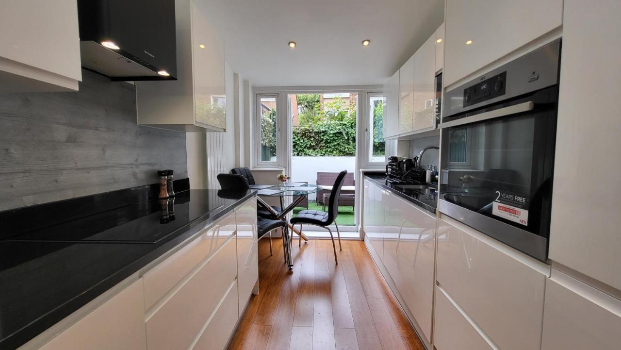 Appartamento 2 Bed Luxury Service In The Heart Of Chiswick Town, W4 Zone 2 Londra