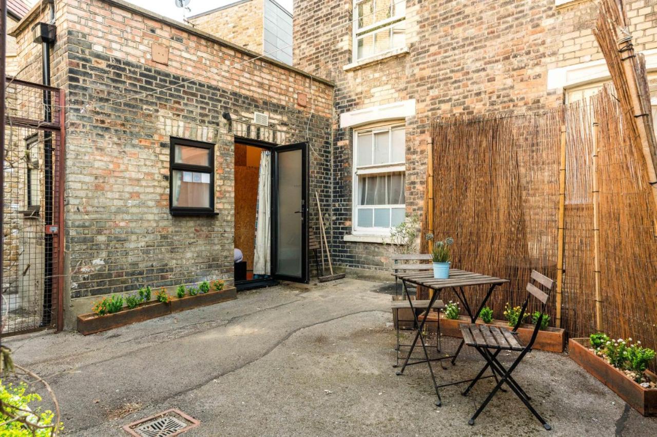 1 Bedroom House With An Edge In King Cross Feriehus London