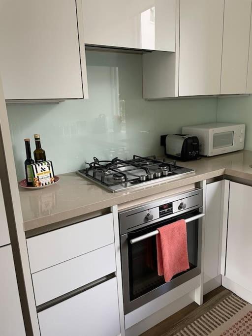 Stylish 3-bedroom Flat In Kensington London
