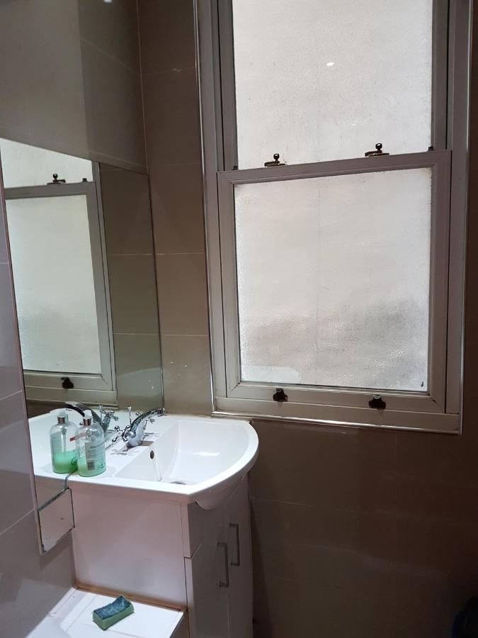 Norbury Crescent Homestay *