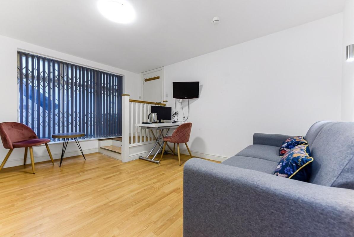 Charlotte Street By News London