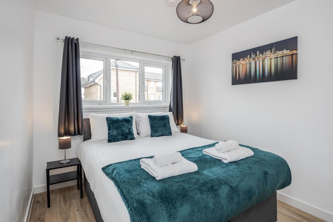 Hébergement de vacances Carlile House - 5 Bedroom, Sleeps 8, Free Parking, 2 Bathrooms By Damask Homes *
