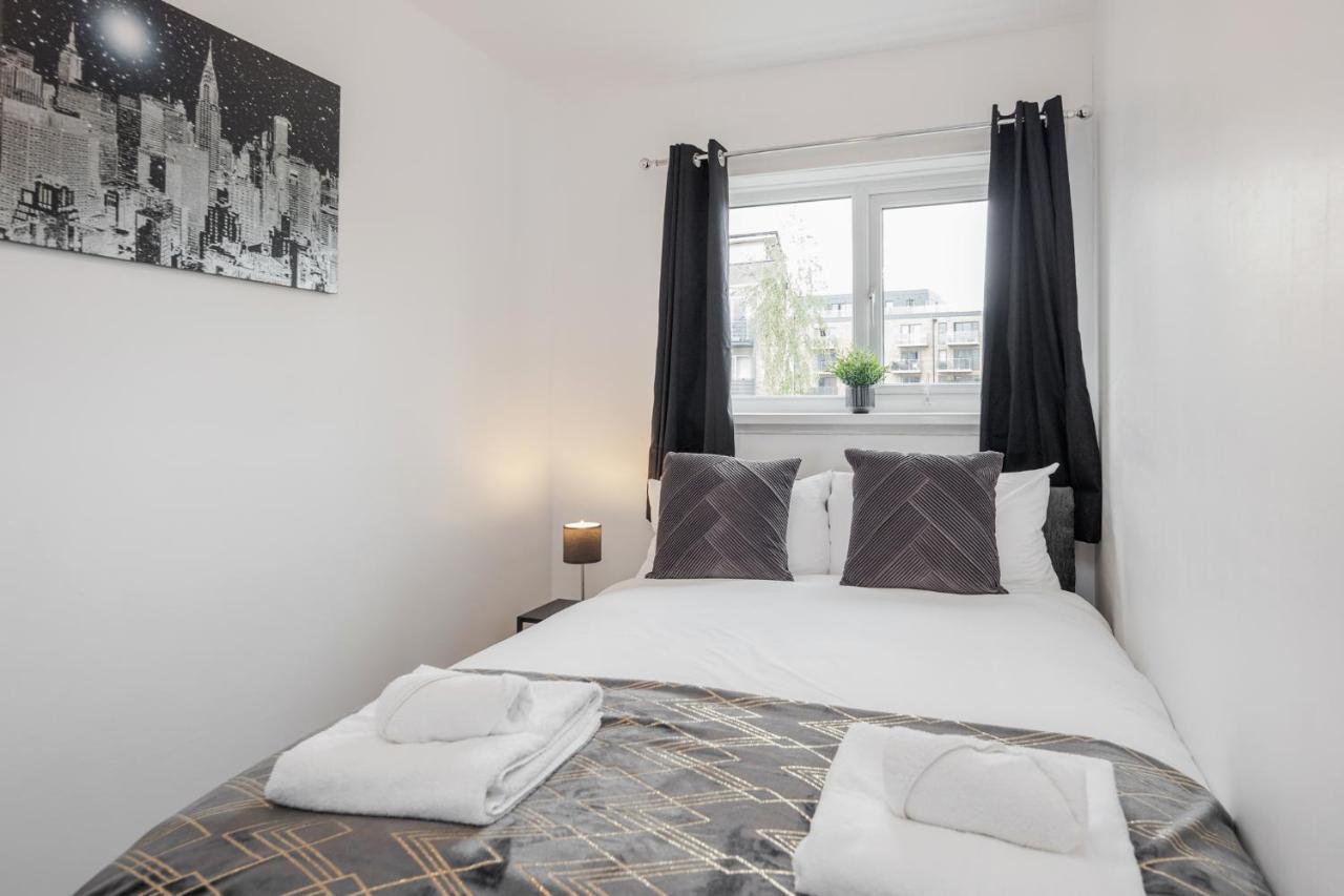 Hébergement de vacances Carlile House - 5 Bedroom, Sleeps 8, Free Parking, 2 Bathrooms By Damask Homes *