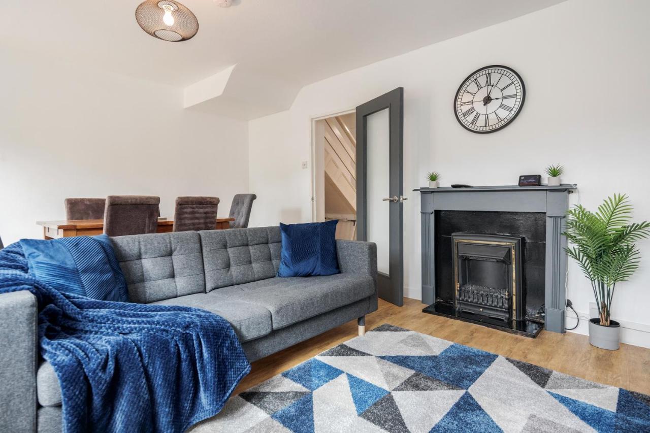 Carlile House - 5 Bedroom, Sleeps 8, Free Parking, 2 Bathrooms By Damask Homes Hébergement de vacances Londres