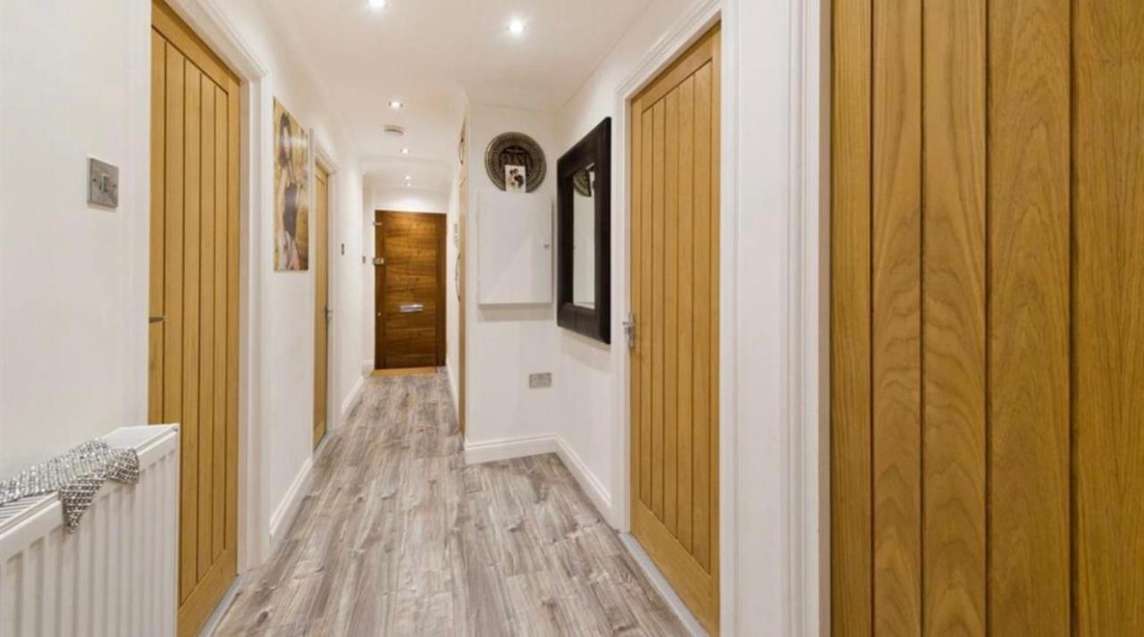 Apartment Stunning Triple London