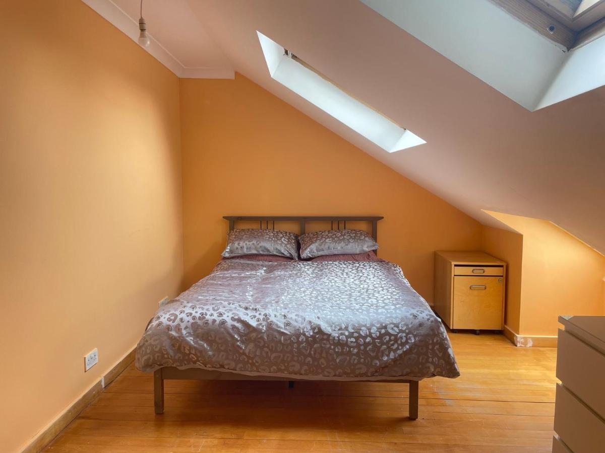 Private Room- Direct Travel Central/ Heathrow Gasthuis Londen