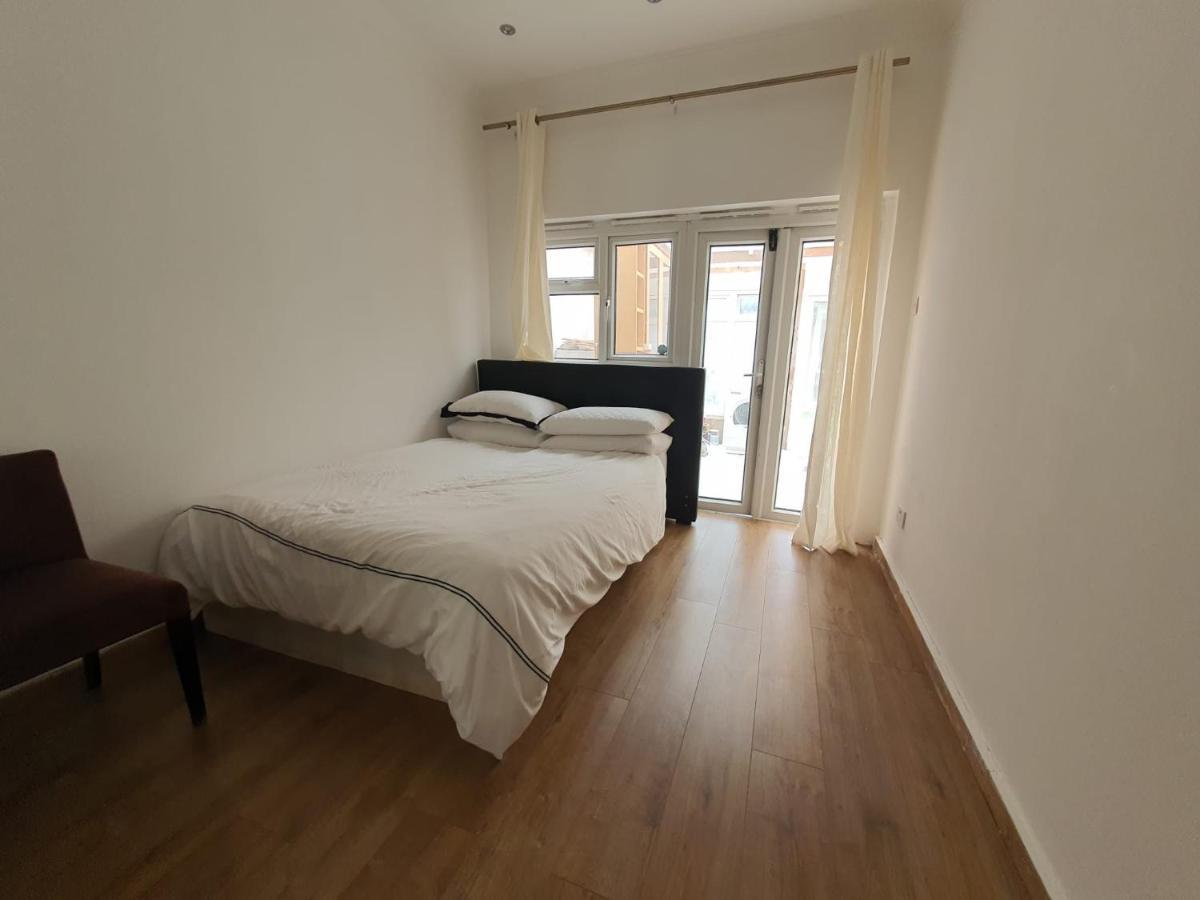 Private Room- Direct Travel Central/ Heathrow Londen