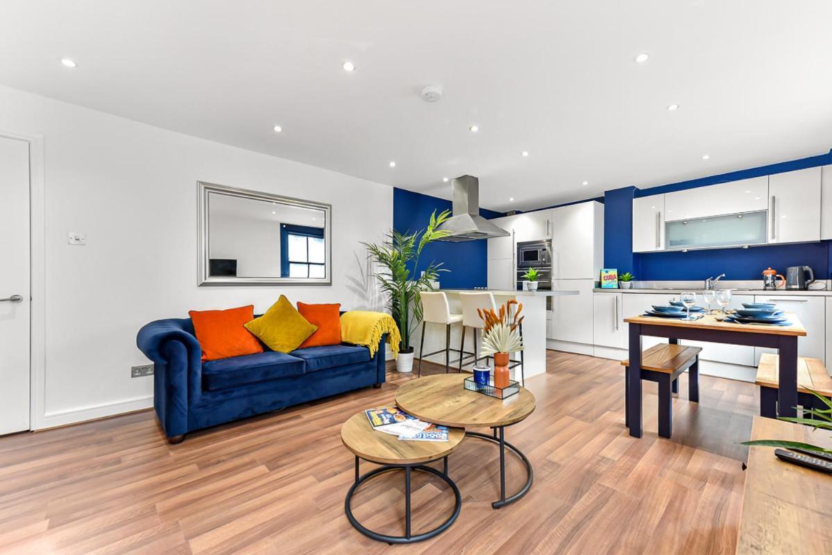 Spacious Cosy 2 Bed Flat, * Londen
