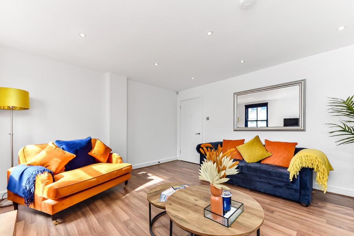 Spacious Cosy 2 Bed Flat, *