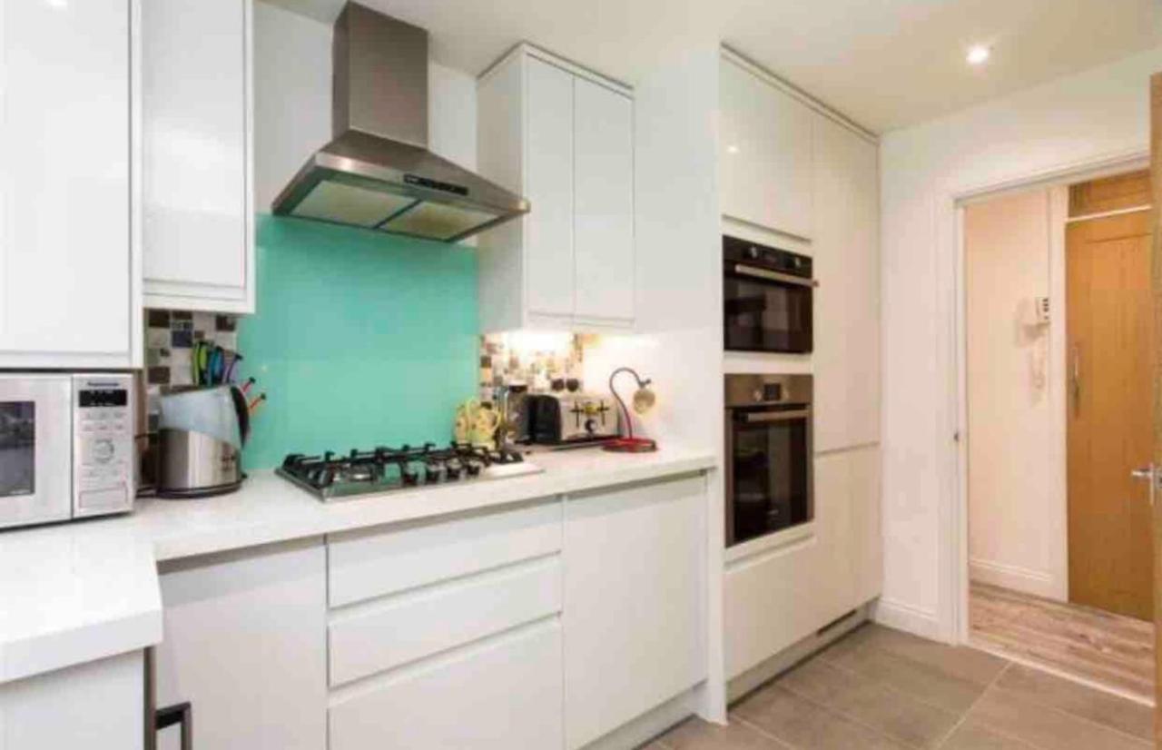 Apartment Stunning Triple
