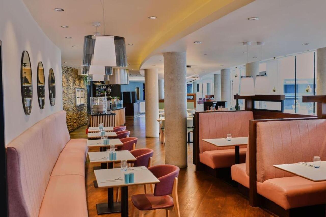 Aloft Excel 4*