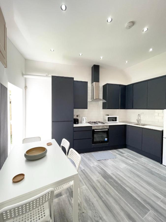 Lägenhet Lovely 4 Bed Perfect For Families!