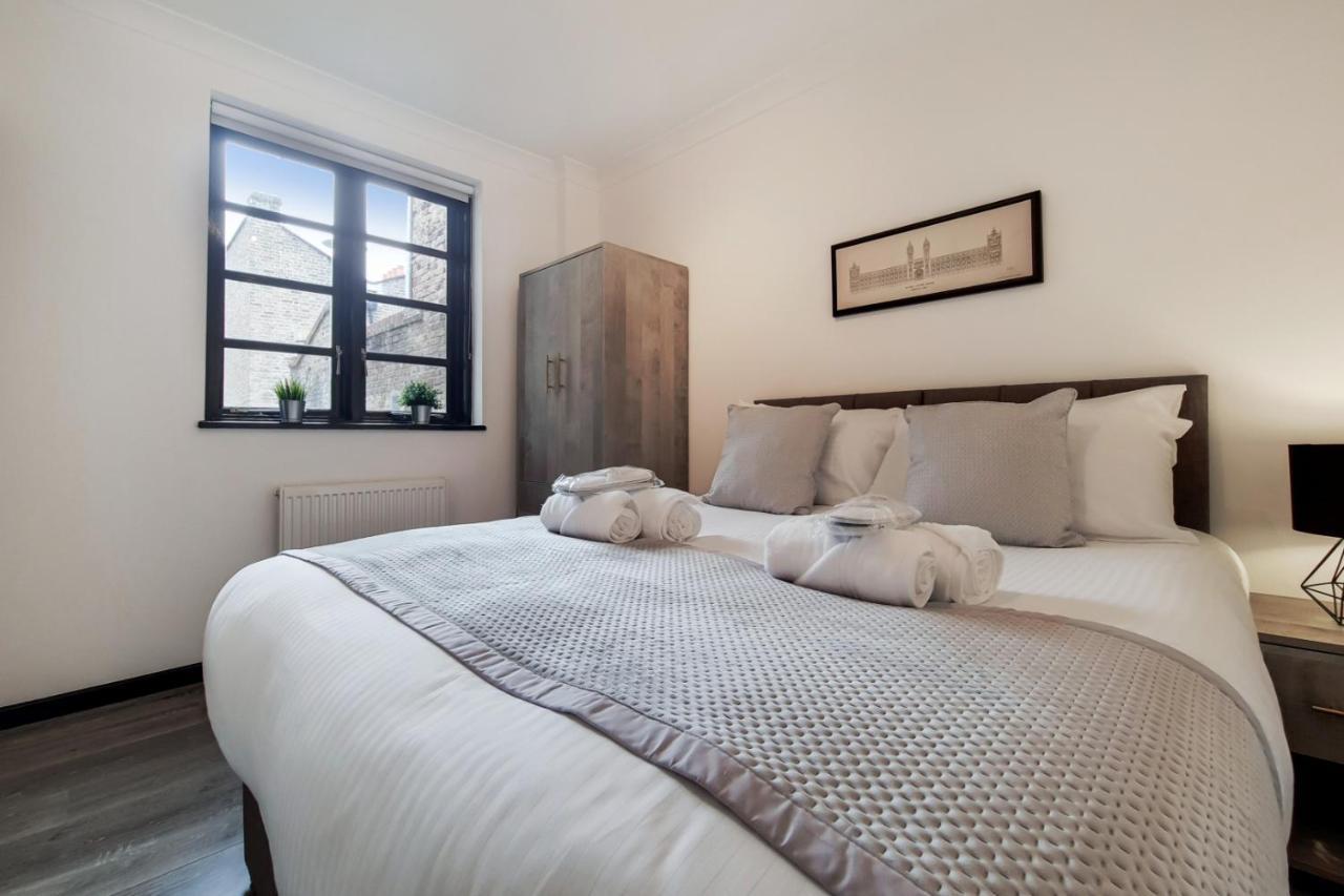 Langdon Brooks Apartment *