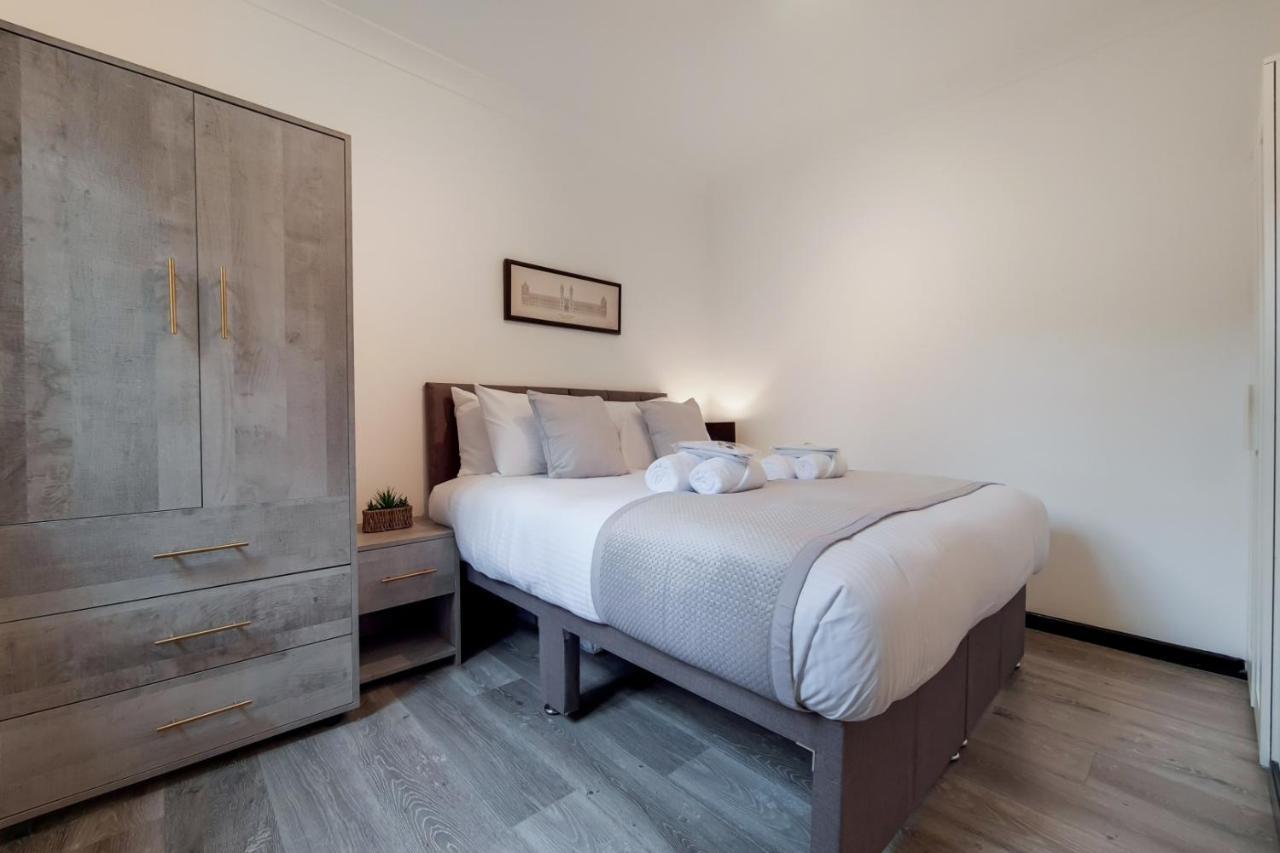 Apartment Langdon Brooks *